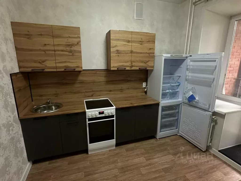 2-к кв. Красноярский край, Красноярск Линейная ул., 122 (54.0 м) - Фото 1