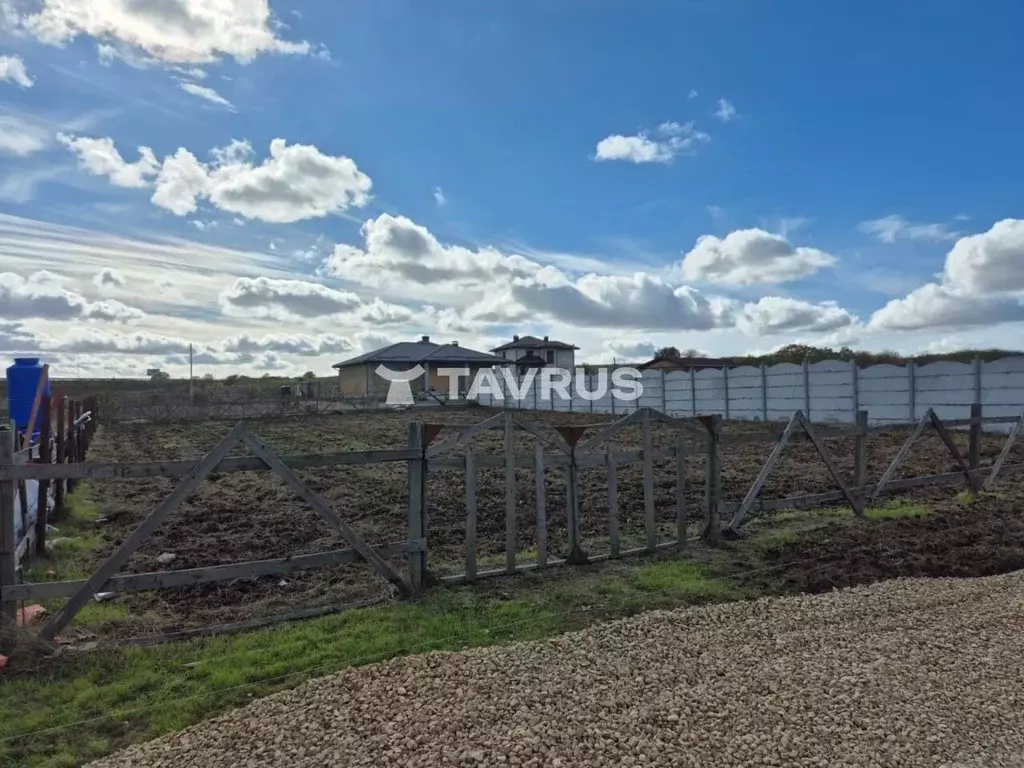 Участок в Крым, Симферопольский район, Перовское с/пос, Дубки 2 массив ... - Фото 2