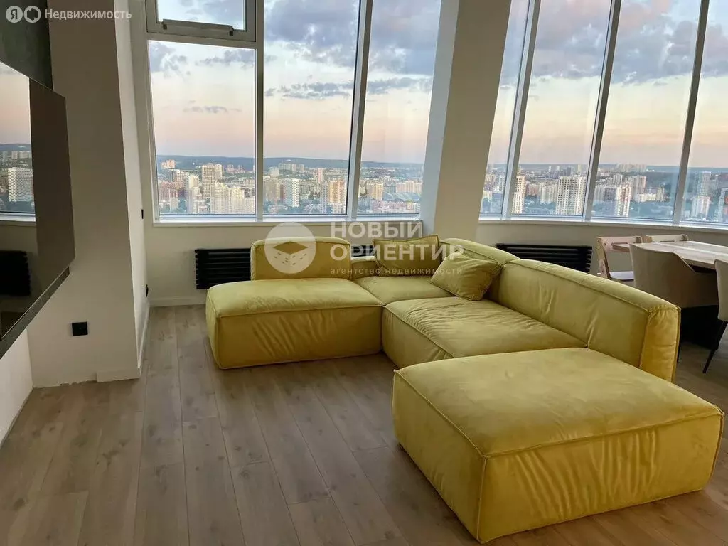 4-комнатная квартира: Екатеринбург, Машинная улица, 1Б/5 (127 м) - Фото 1