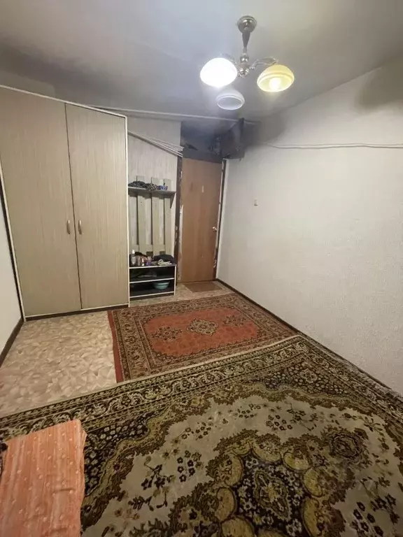 Комната Свердловская область, Екатеринбург ул. Пехотинцев, 9 (12.0 м) - Фото 1