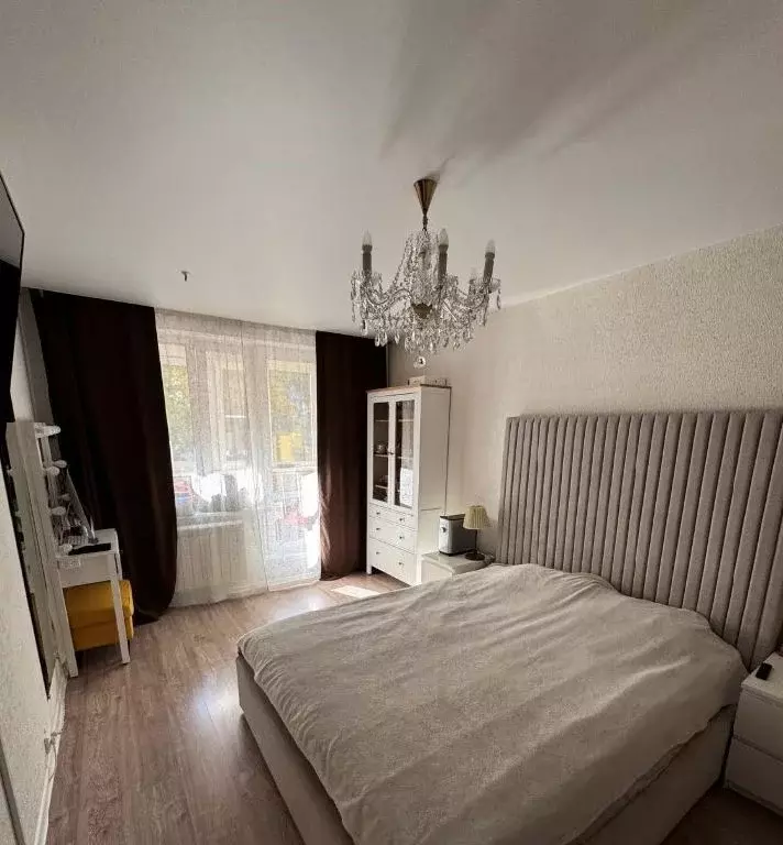 Продается 3-комнатная квартира - Фото 1