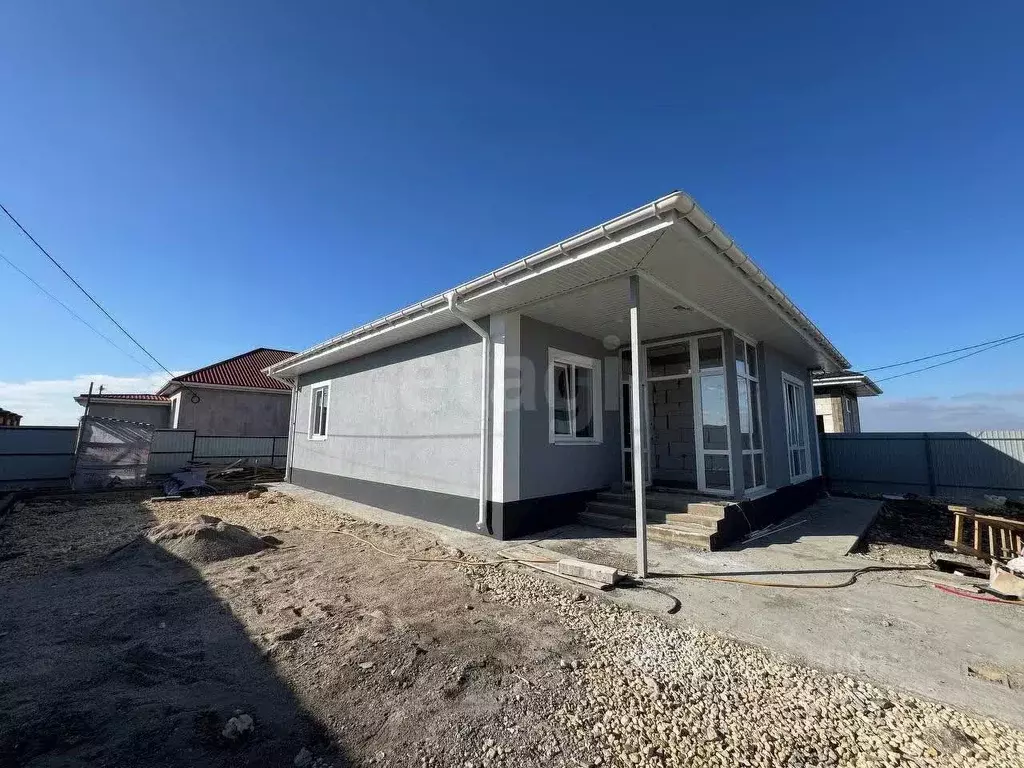 Дом в Крым, Симферополь ул. Ай-Су, 43А (120 м) - Фото 1