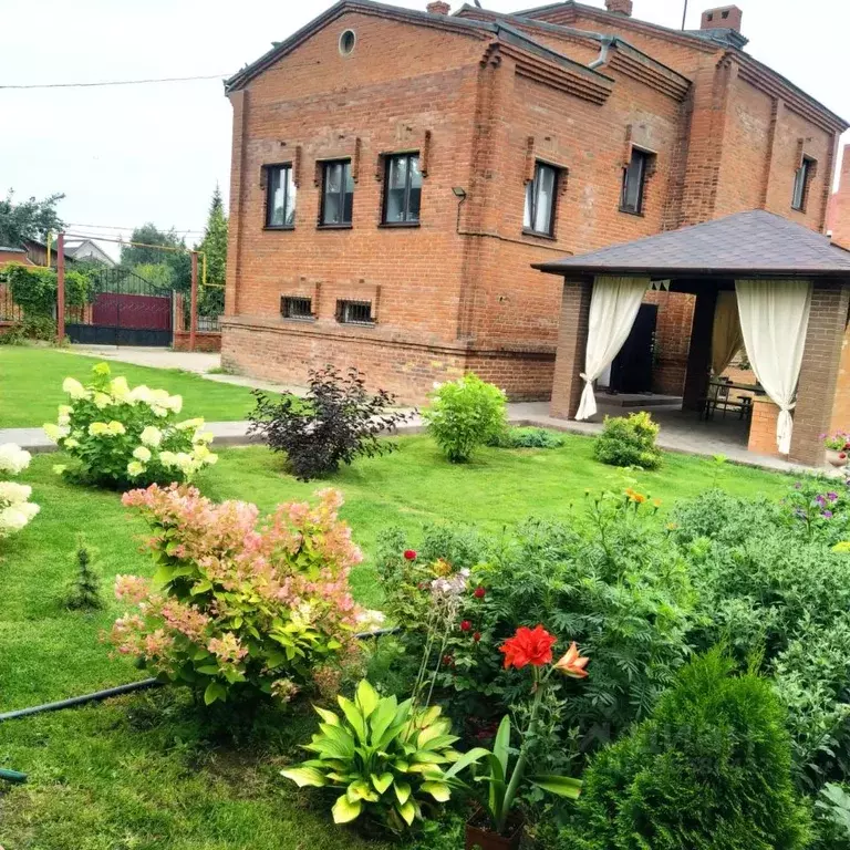 Дом в Омская область, Омск ул. П.В. Кучумова (240 м) - Фото 1