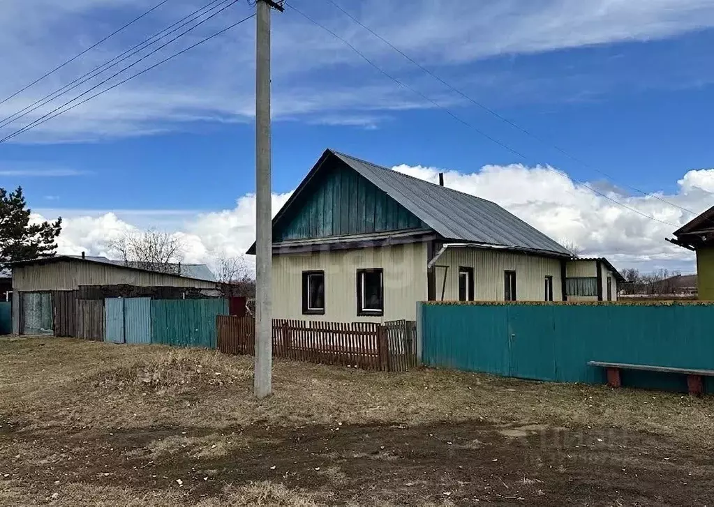 Дом в Амурская область, Серышевский муниципальный округ, с. Хитровка ... - Фото 1