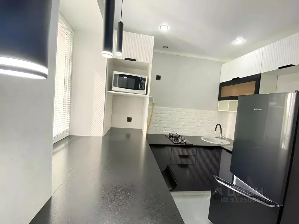 2-к кв. Оренбургская область, Оренбург Туркестанская ул., 3 (52.0 м) - Фото 1