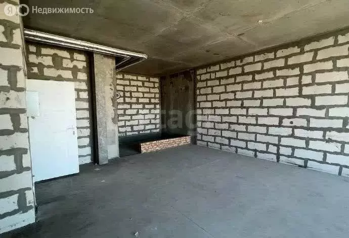 1-комнатная квартира: Владикавказ, улица Шмулевича, 16 (50 м) - Фото 0