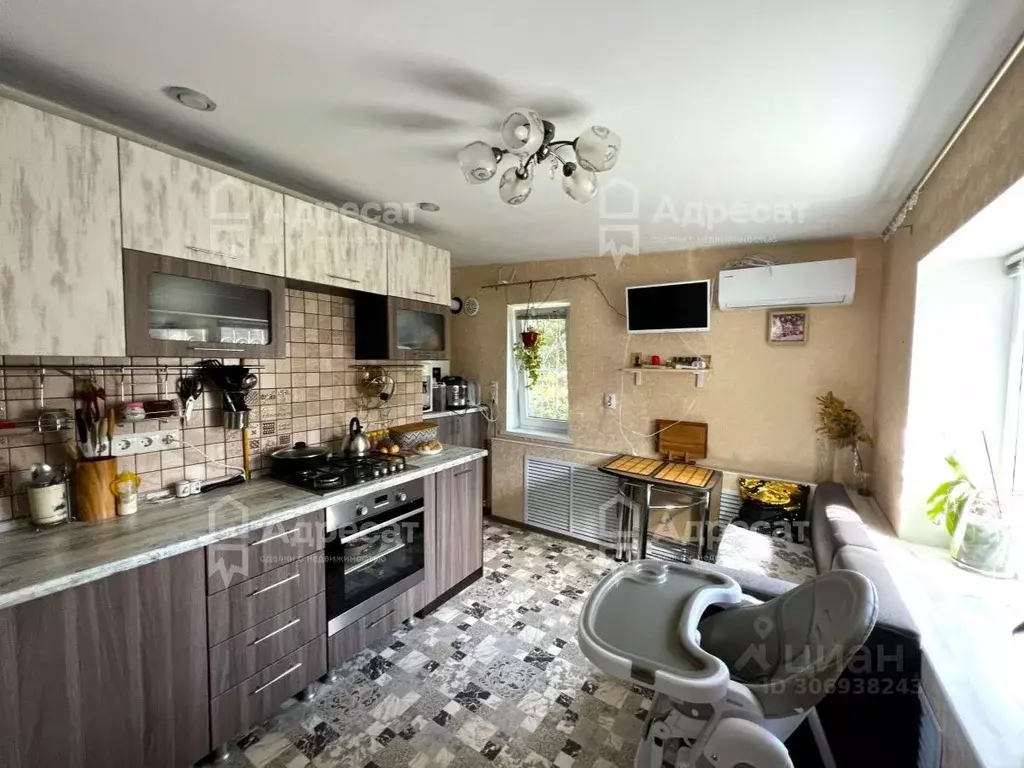 Дом в Волгоградская область, Волгоград Ужгородская ул. (65 м) - Фото 0