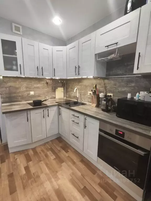 2-к кв. Тюменская область, Тюмень ул. Александра Протозанова, 18к1 ... - Фото 2