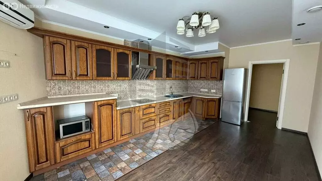 3-комнатная квартира: Краснодар, Западный внутригородской округ, ... - Фото 0