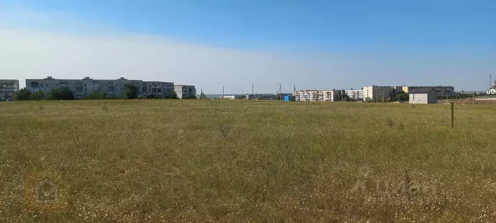 Участок в Крым, Евпатория городской округ, Новоозерное пгт пл. ... - Фото 0