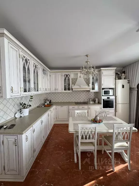 3-к кв. Кемеровская область, Кемерово ул. Гагарина, 52 (105.0 м) - Фото 0