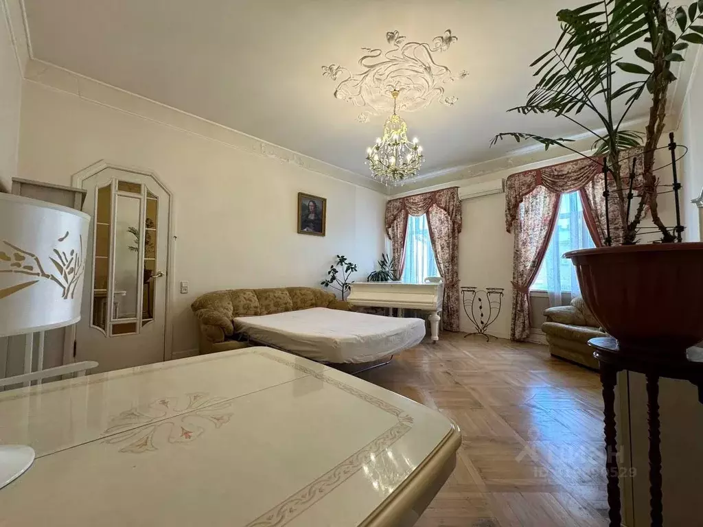 Комната Санкт-Петербург Графский пер., 9 (28.0 м) - Фото 1