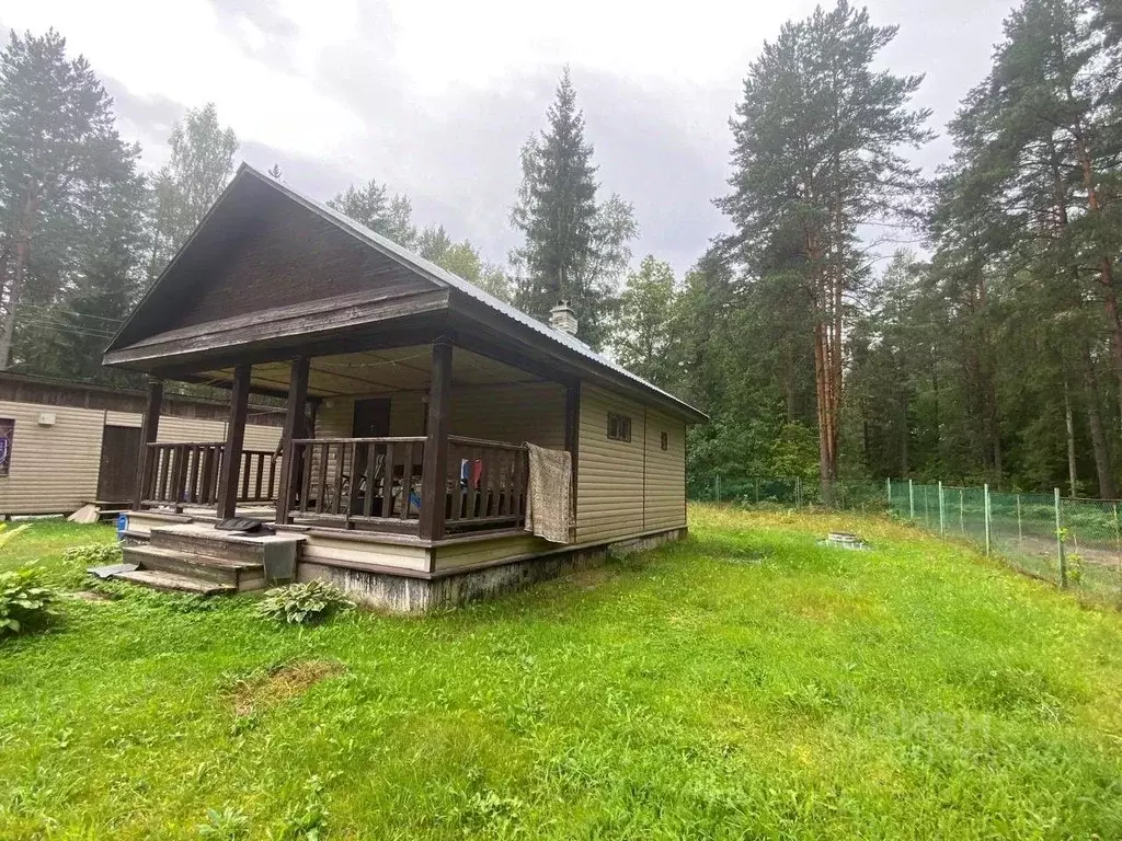 Дом в Ленинградская область, Лужский район, Толмачевское городское ... - Фото 0