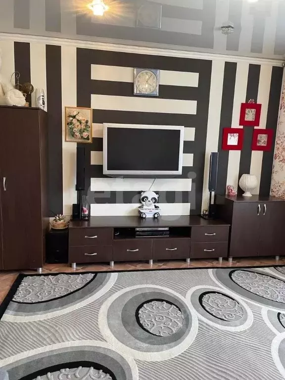 2-к кв. Ямало-Ненецкий АО, Новый Уренгой Молодежная ул., 17 (56.0 м) - Фото 1