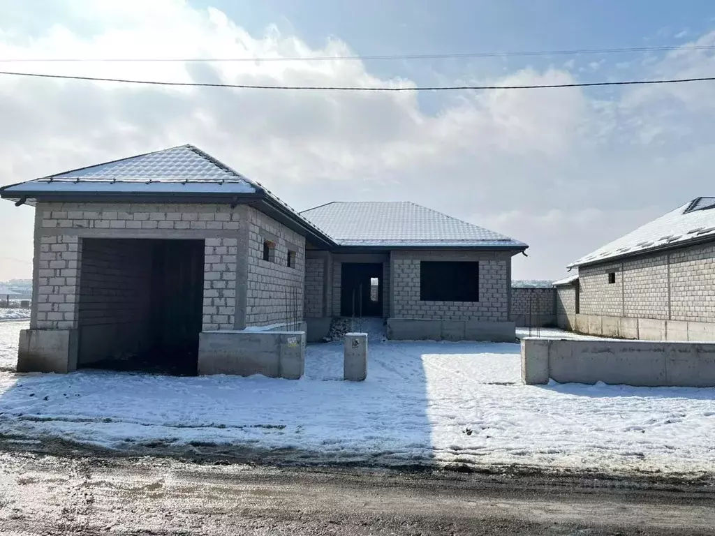 Дом в Чеченская республика, Грозный ул. Вайнахская, 196 (200 м) - Фото 2