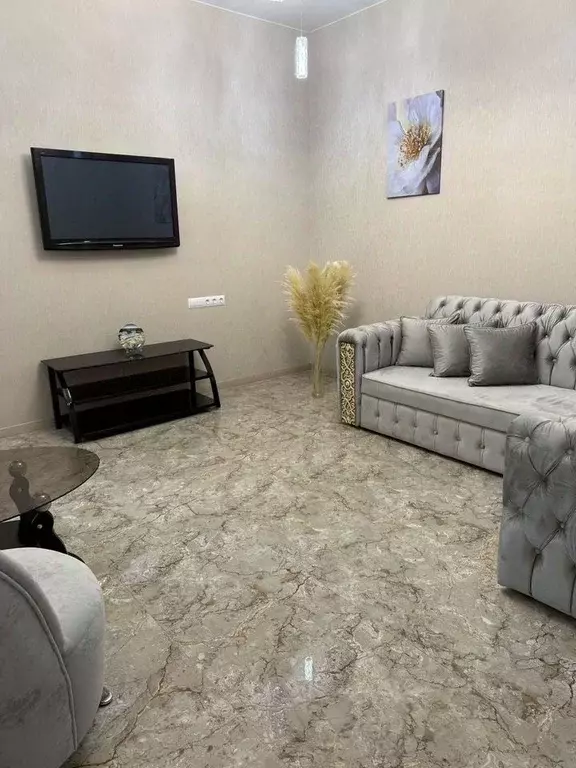 2-к кв. Крым, Симферополь просп. Александра Суворова, 105 (60.0 м) - Фото 1