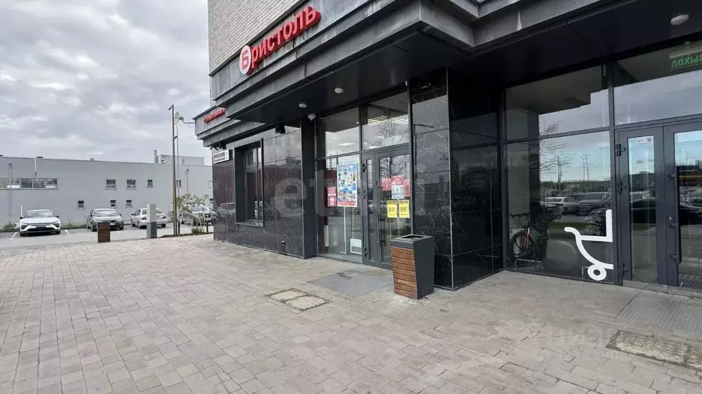 Торговая площадь в Тюменская область, Тюмень ул. Пожарных и ... - Фото 1