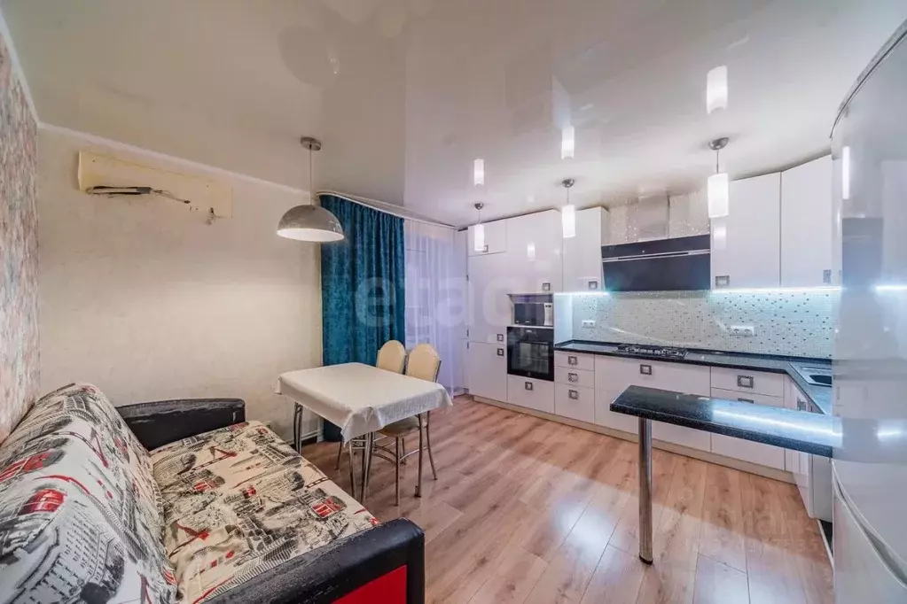 3-к кв. Саратовская область, Саратов ул. Имени С.П. Лисина, 10 (84.24 ... - Фото 2