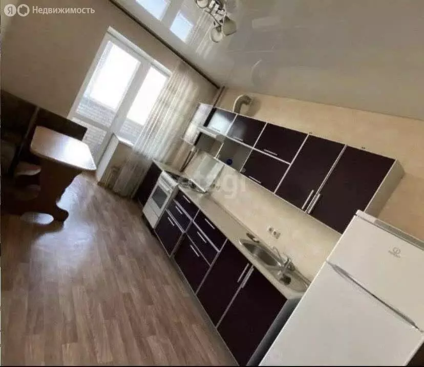 2-комнатная квартира: Омск, улица 25 лет Октября, 15 (72.2 м) - Фото 1