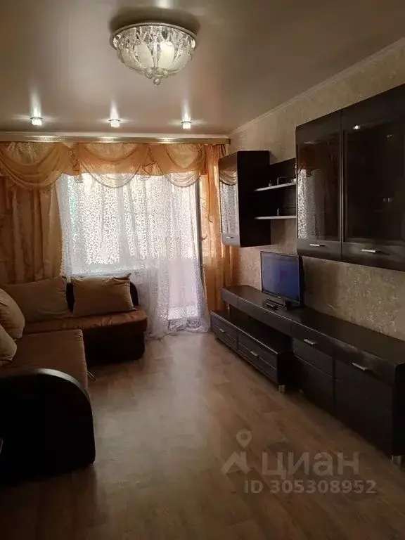 2-к кв. Саратовская область, Энгельс Трудовая ул., 12/2 (56.0 м) - Фото 0