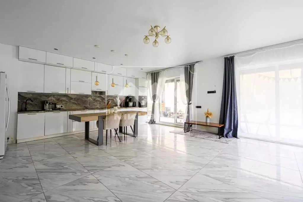 Дом в Ленинградская область, Ломоносовский район, д. Гостилицы  (210 ... - Фото 1