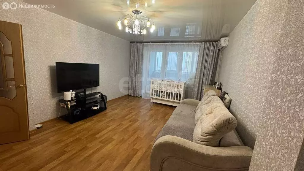 1-комнатная квартира: Тюмень, улица Демьяна Бедного, 92 (41.1 м) - Фото 1