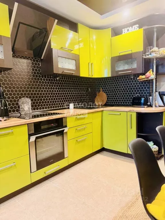 3-к кв. Калужская область, Калуга ул. 65 лет Победы, 33 (84.7 м) - Фото 1