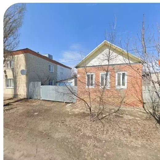 Дом в Саратовская область, Красноармейск ул. Луначарского, 55А (56 м) - Фото 0