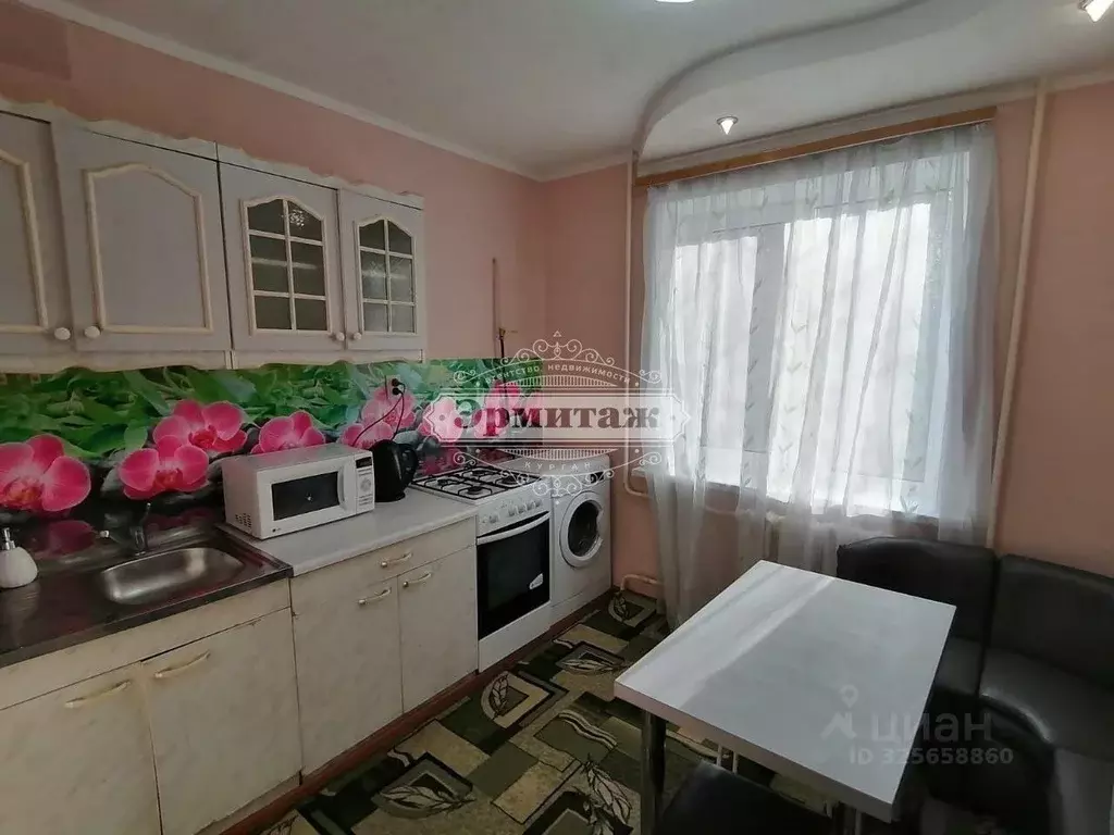 1-к кв. Курганская область, Курган Заозерный жилрайон, 5-й мкр, 11 ... - Фото 1