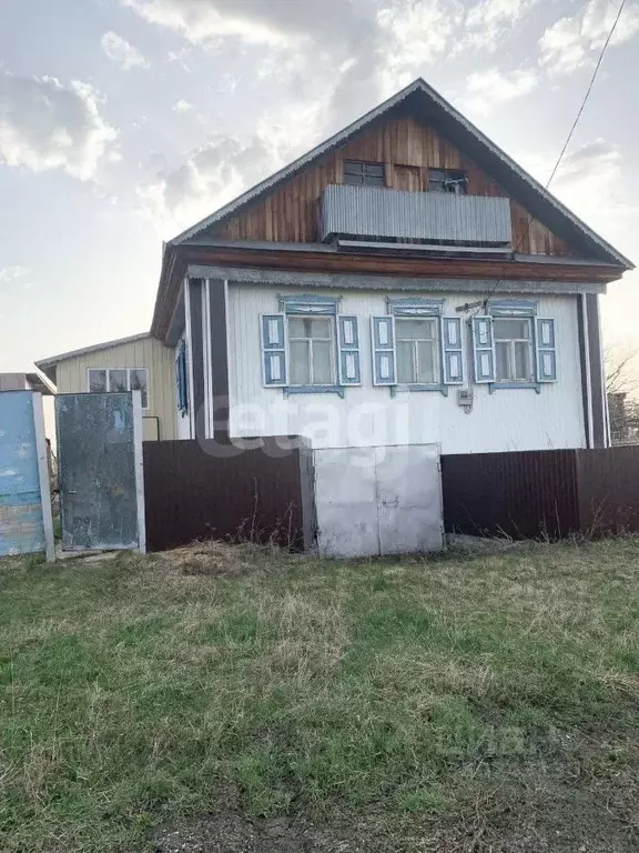 Дом в Башкортостан, Гафурийский район, Белоозерский сельсовет, с. ... - Фото 1