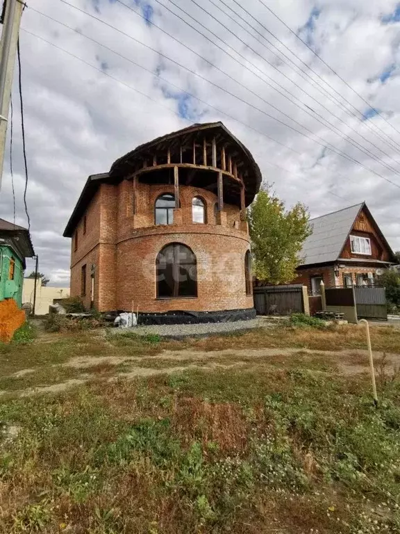 Дом в Алтайский край, Бийск ул. Алексея Кольцова (341 м) - Фото 0