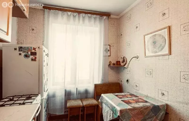 3-комнатная квартира: Омск, улица 20 лет РККА, 5 (60.3 м) - Фото 1