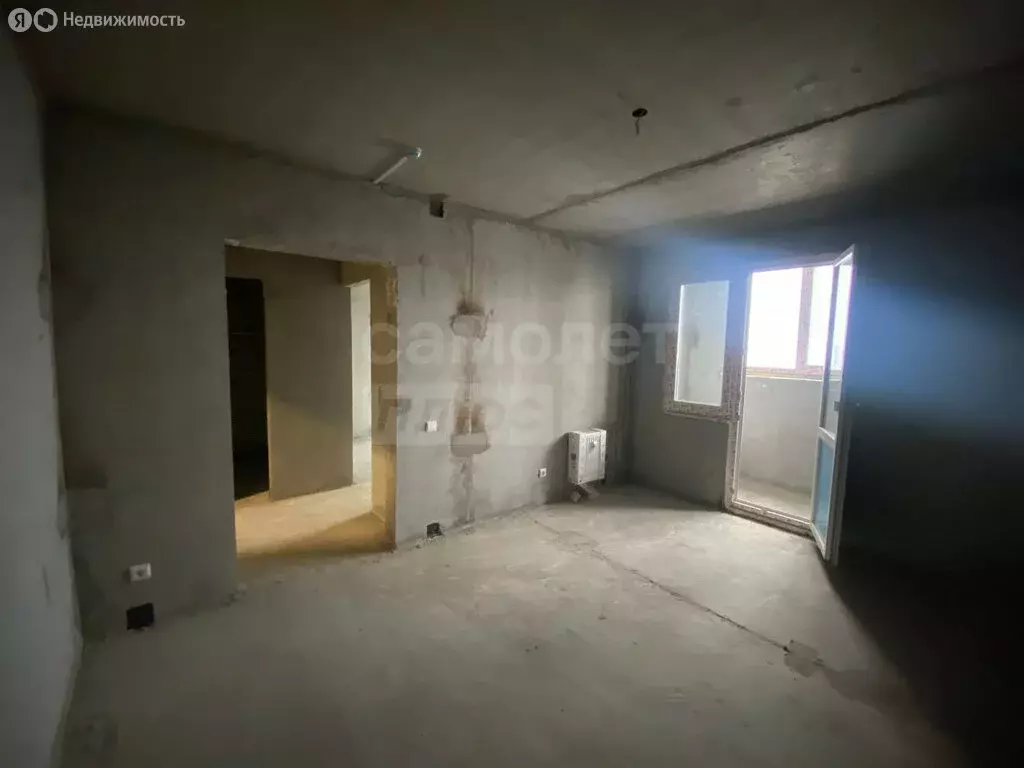 3-комнатная квартира: Оренбург, улица Юркина, 9 (56 м) - Фото 1