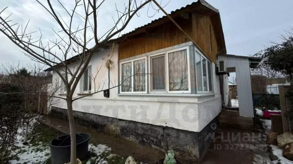 Дом в Крым, Сакский район, с. Фрунзе ул. Заводская (102 м) - Фото 1