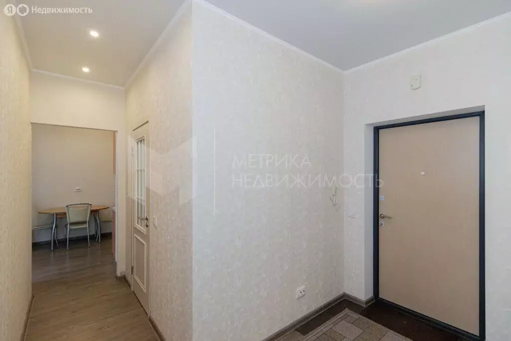 1-комнатная квартира: Тюмень, улица Федюнинского, 30 (45 м) - Фото 0
