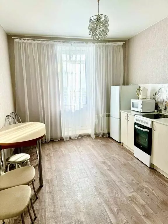 2-к кв. Татарстан, Набережные Челны просп. Раиса Беляева, 42А (60.0 м) - Фото 1