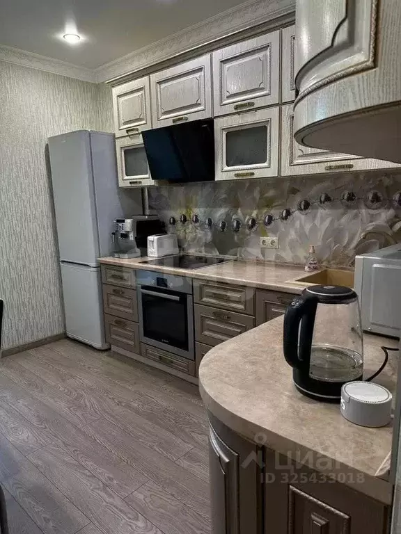 3-к кв. Тюменская область, Тюмень ул. 50 лет Октября, 57Б (95.0 м) - Фото 2