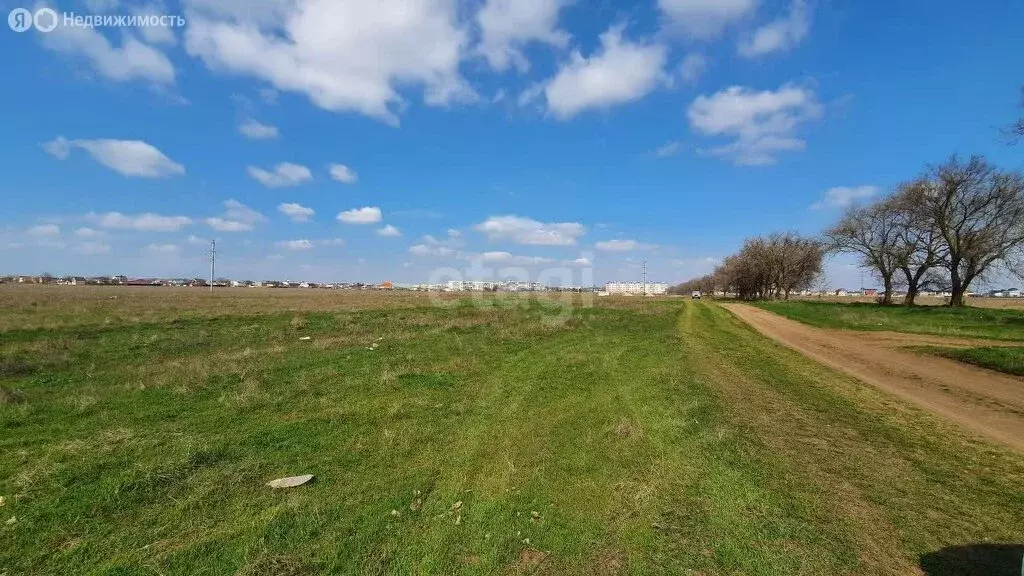 Участок в село Уютное, микрорайон Уютная Гавань (6.8 м) - Фото 1