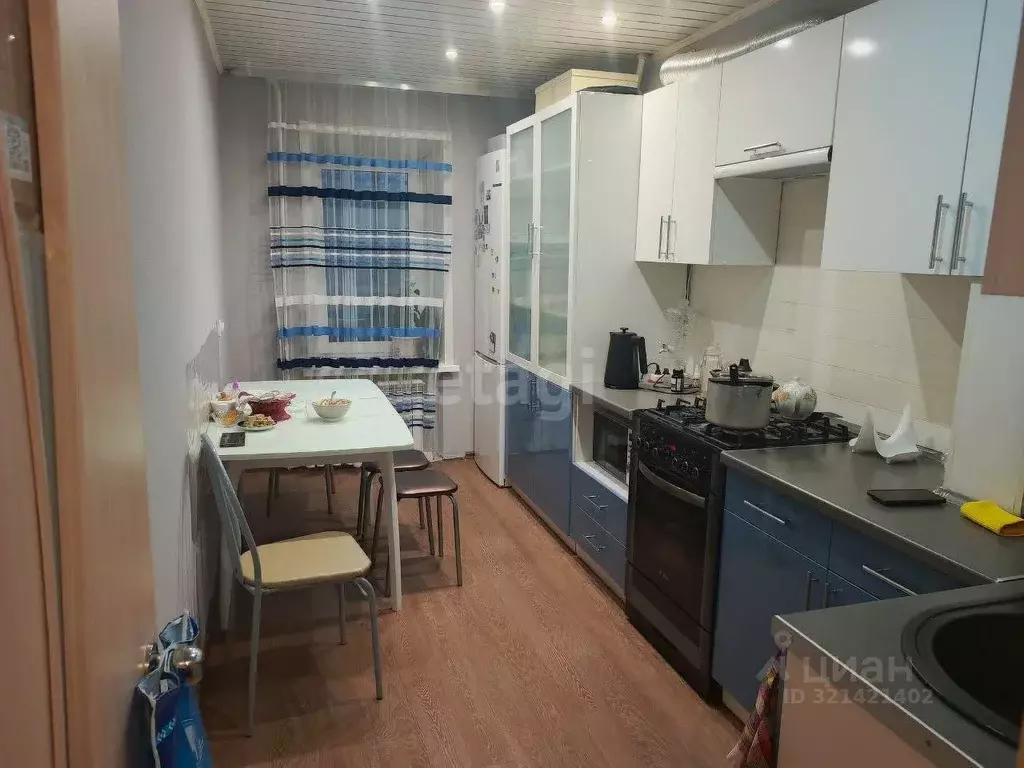 3-к кв. Ярославская область, Рыбинск Южная ул., 18 (55.1 м) - Фото 0