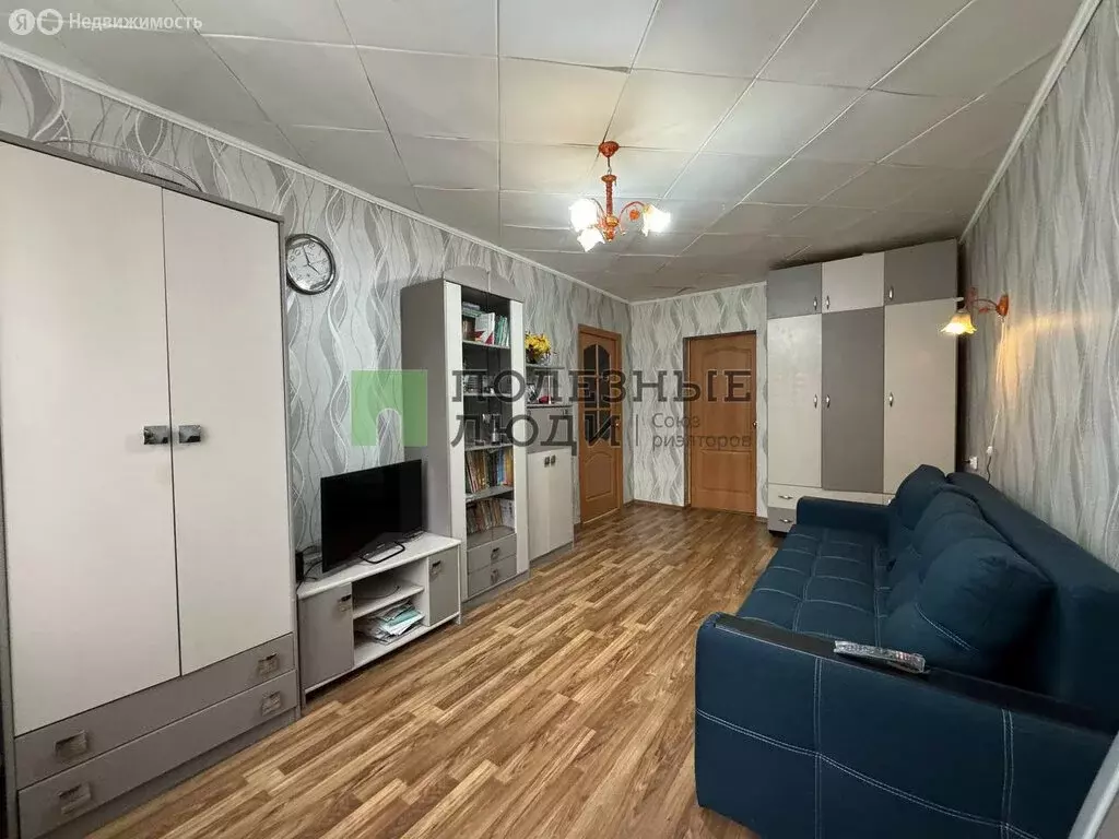 3-комнатная квартира: Ижевск, улица Ворошилова, 59 (59.3 м) - Фото 1