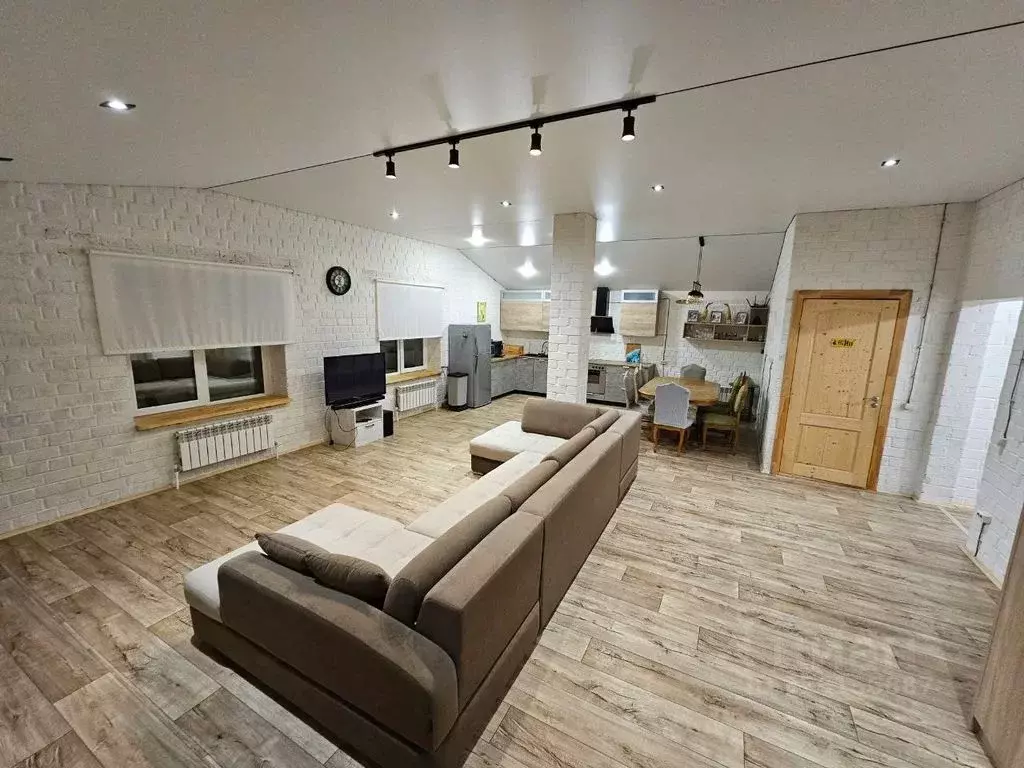 Дом в Сахалинская область, Южно-Сахалинск Горная ул., 6Б (200 м) - Фото 1