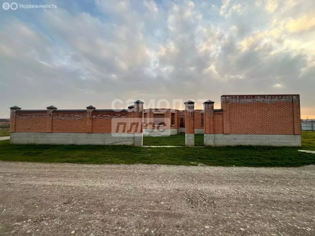 Дом в Грозненский район, село Октябрьское (310 м) - Фото 1