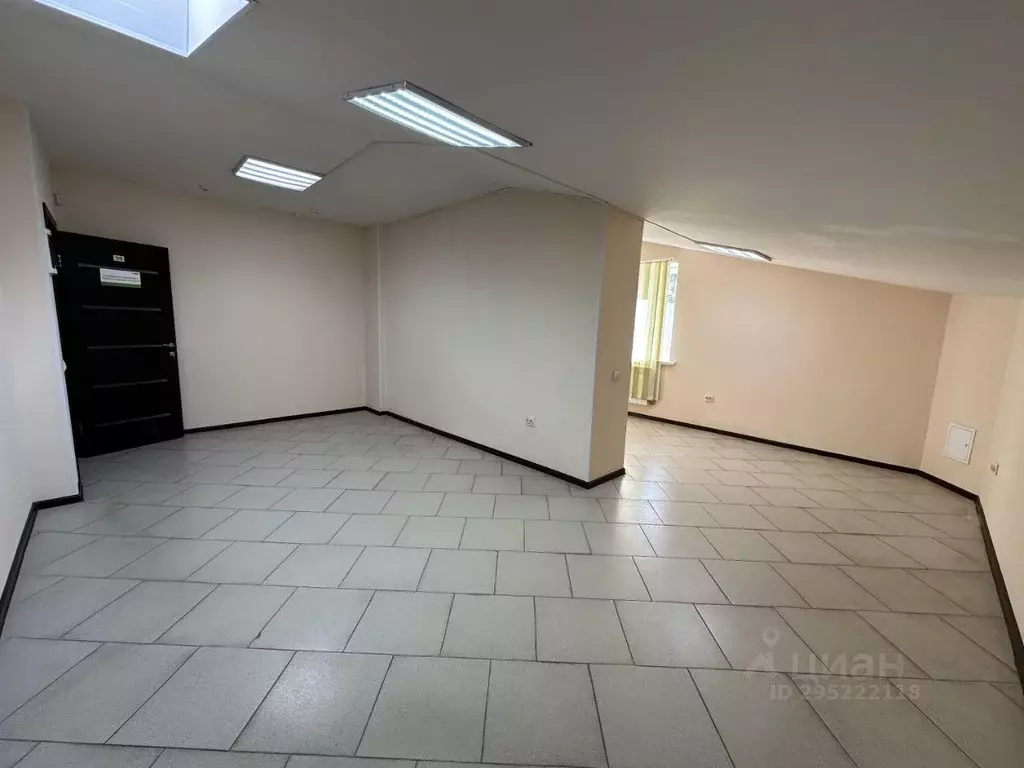 Помещение свободного назначения в Калужская область, Калуга пер. 2-й ... - Фото 1