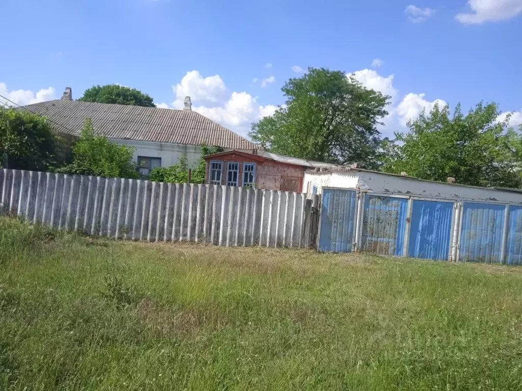 Дом в Ставропольский край, Труновский муниципальный округ, пос. Нижняя ... - Фото 1