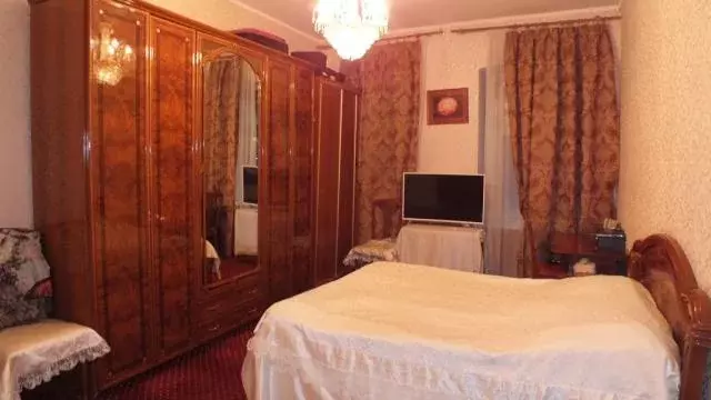 Продается 3-комнатная квартира - Фото 1