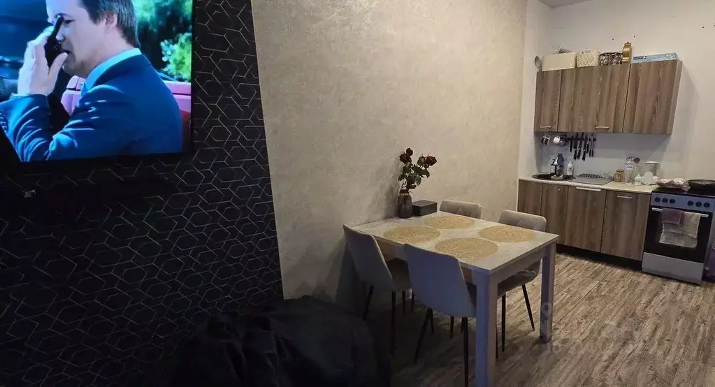 Комната Кемеровская область, Новокузнецк Октябрьский просп., 2 - Фото 1