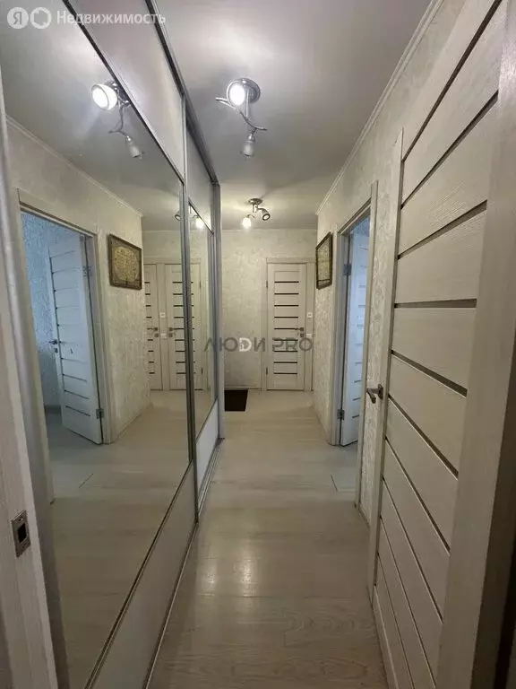 3-комнатная квартира: Уфа, улица Муксинова, 1 (59.2 м) - Фото 1