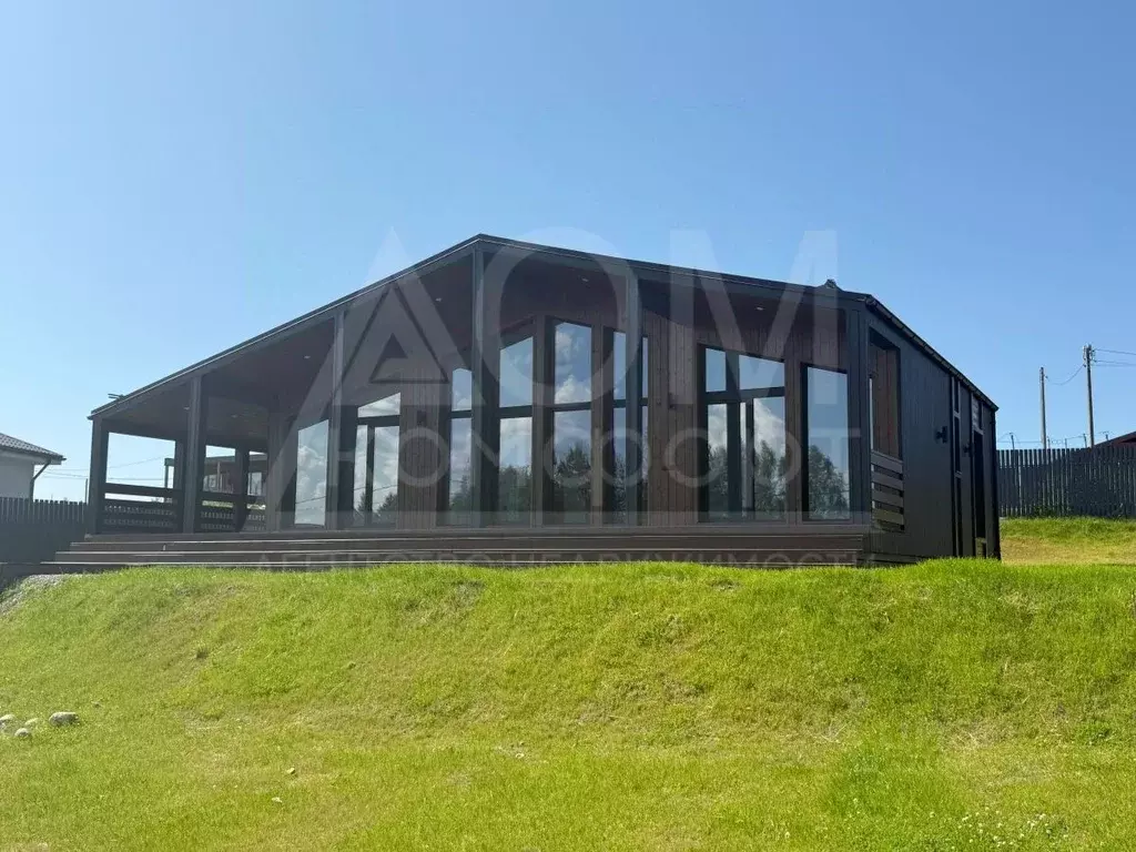 Коттедж в Ленинградская область, Приозерский район, Красноозерное ... - Фото 1