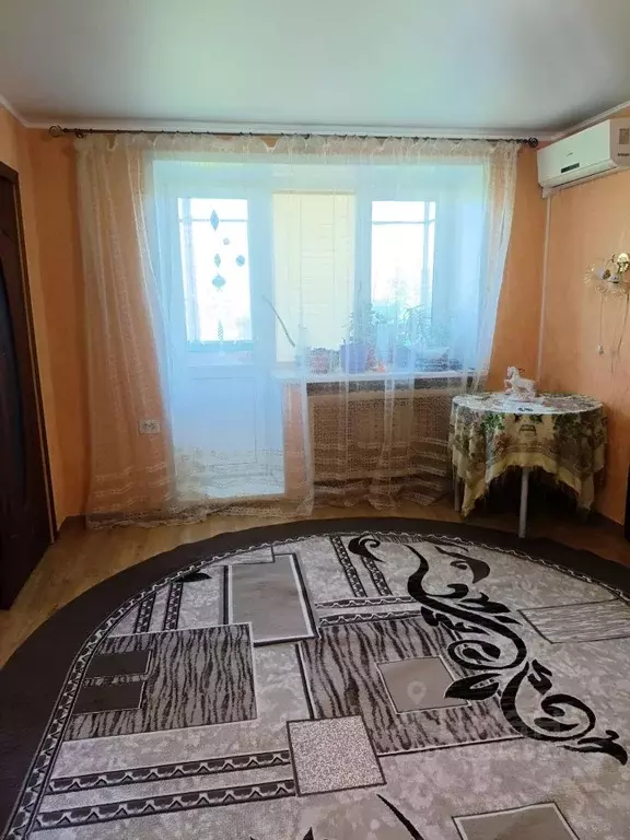 3-к кв. Оренбургская область, Оренбург Туркестанская ул., 4В (44.2 м) - Фото 0