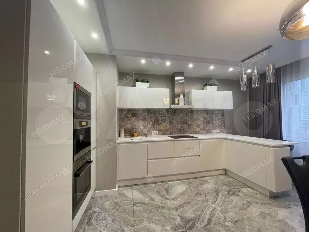 4-к. квартира, 90 м, 4/25 эт. - Фото 0